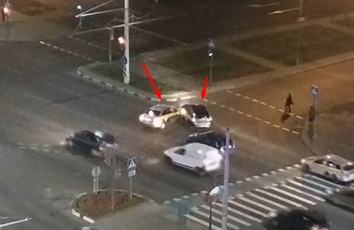 В Бресте возле «Короны» столкнулись две машины такси