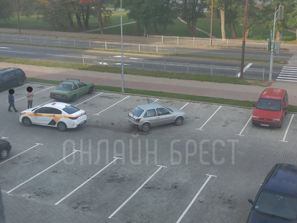 Читатель: ДТП на пустой парковке