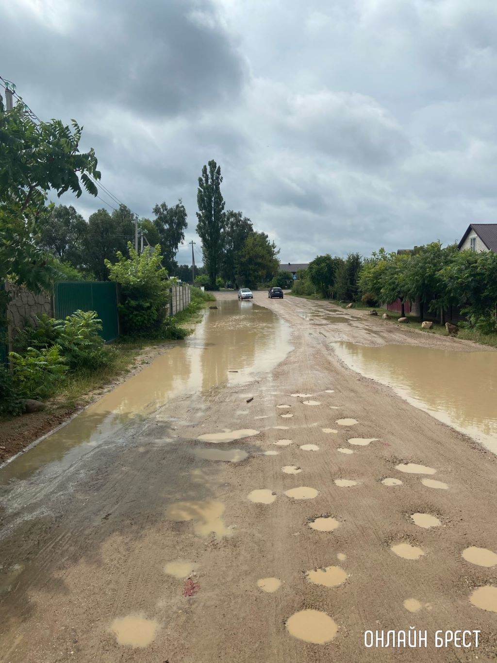 Вот такая дорога при повороте на садовое товарищество «Радуга»