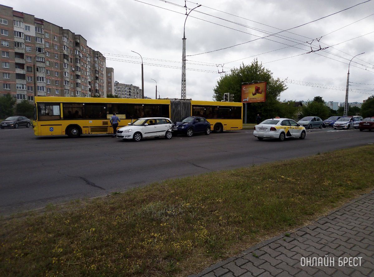 Читатель: В Бресте на ул. 28 Июля произошло ДТП