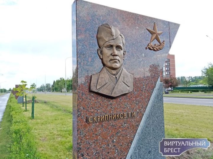 Показываем, как сейчас выглядит аллея «Их именами названы улицы Бреста»