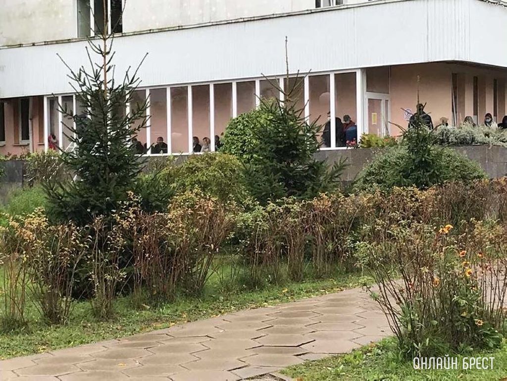 Вот такая очередь. Брест, поликлиника №6