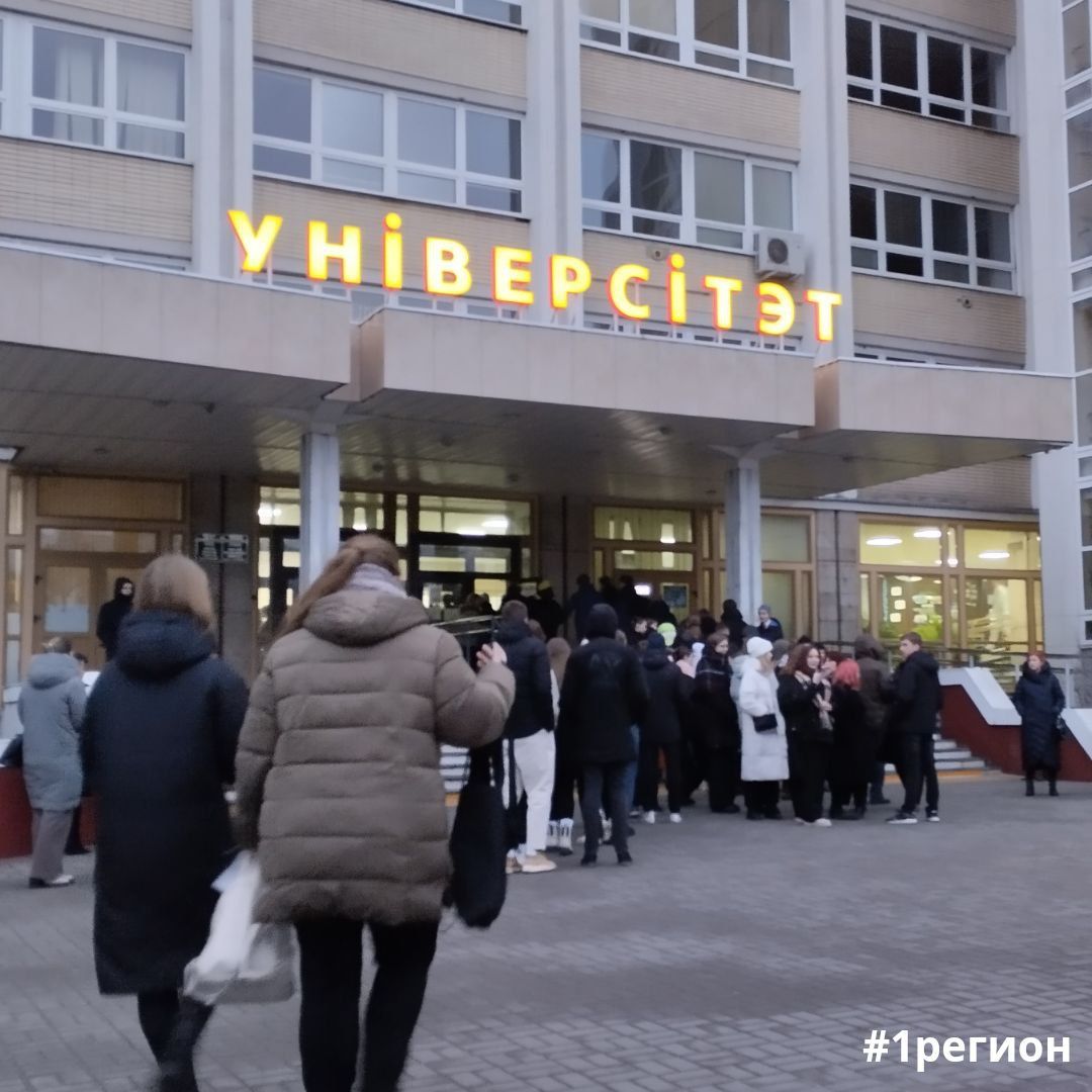 Фотофакт: Репетиционный централизованный экзамен в БрГУ имени А.С.Пушкина