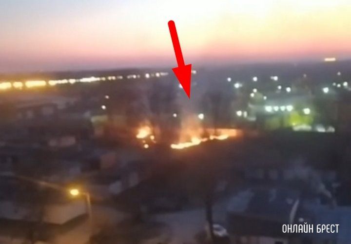 Читатель: Сегодня в Бресте на Речице горела трава за гаражами