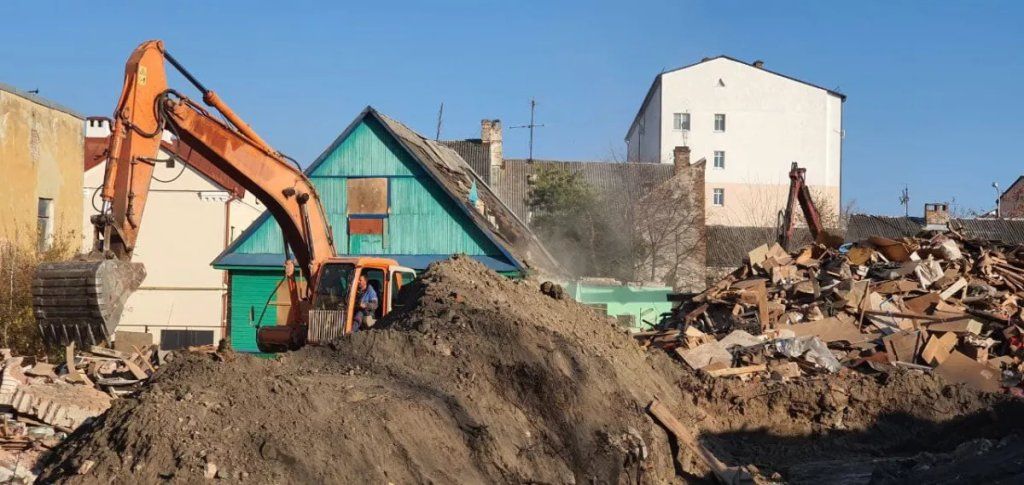В Бресте на 17 Сентября сносят старые дома