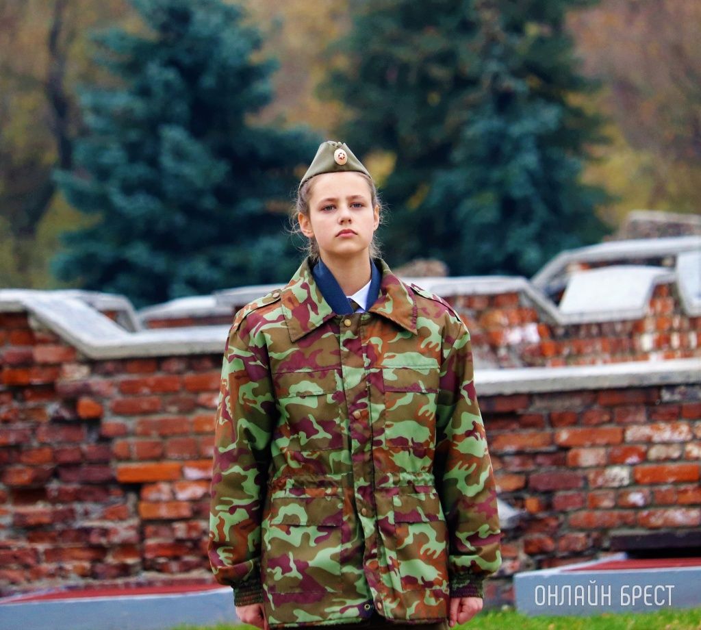 Читатель: Брестские школьники продолжают нести почётную Вахту в Брестской крепости