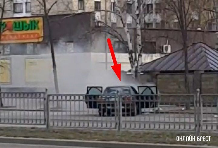 Очевидец: Сегодня в Бресте Янки Купалы горела машина