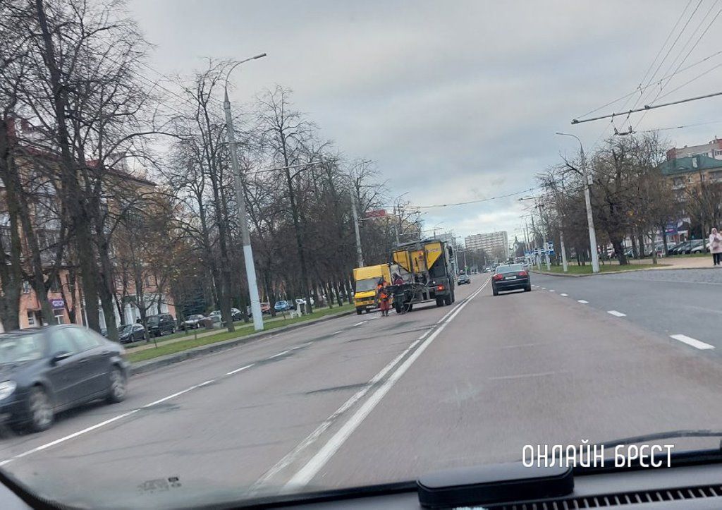 Очевидец: Ремонт дороги на Машерова в Бресте