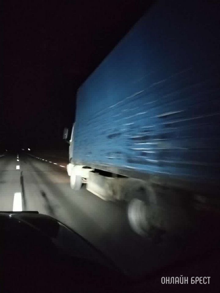 Читатель: Дорога Бреста - Каменец. Едет без габаритов