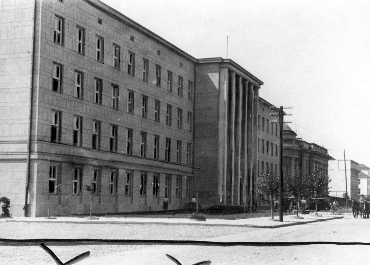 Читатель: Старый фото Бреста. Узнали, где сделаны эти фотографии?