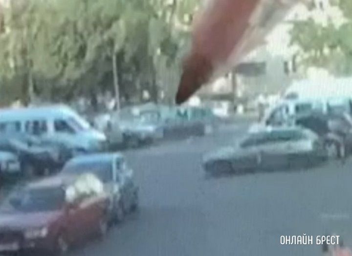 Читатель: Помогите найти виновника ДТП в Бресте. Подробности смотрите на видео