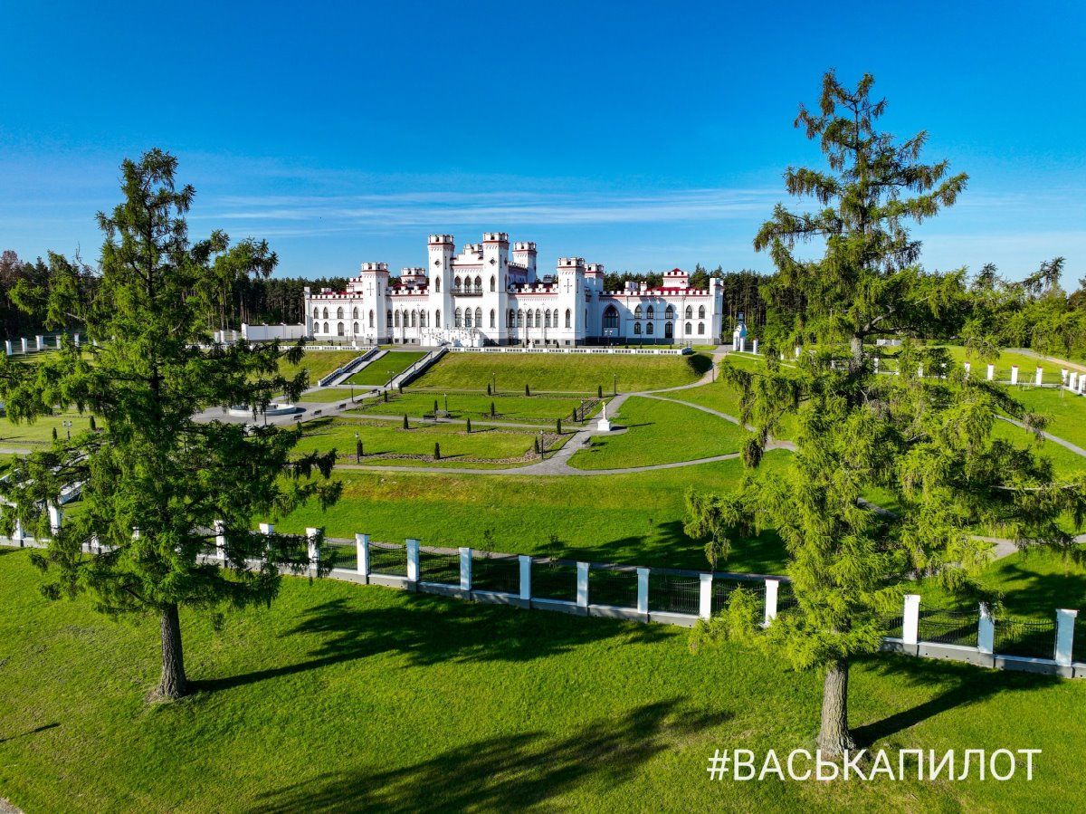 Дворец Пусловских после реконструкции и Дом-музей Тадеуша Костюшко