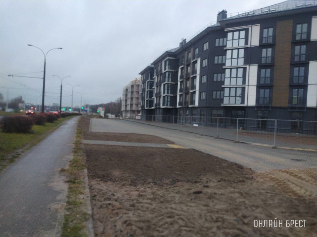 Читатель: верните хотя бы дорожку для пешеходов