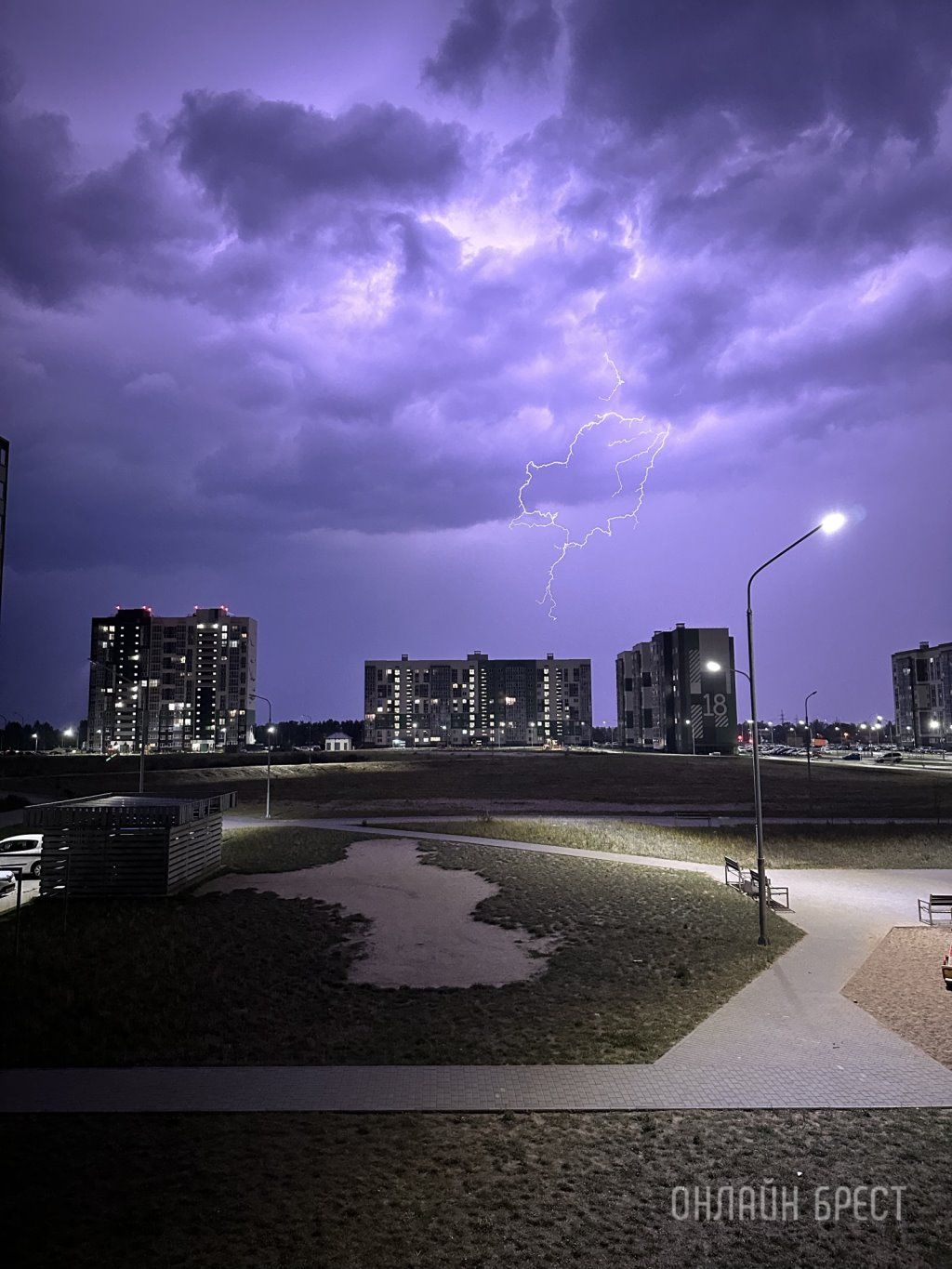Читатель: Страшно и красиво! Сегодняшняя гроза в Бресте