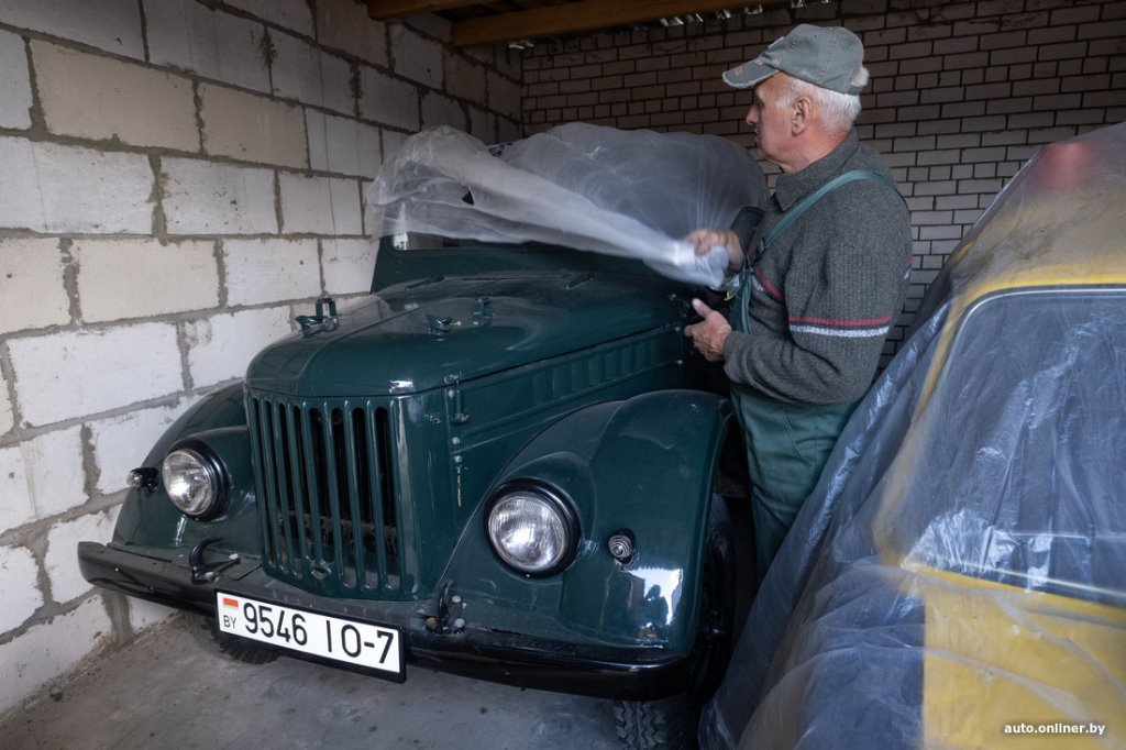 Находки в гараже. Белорус больше 40 лет коллекционирует и реставрирует советские авто