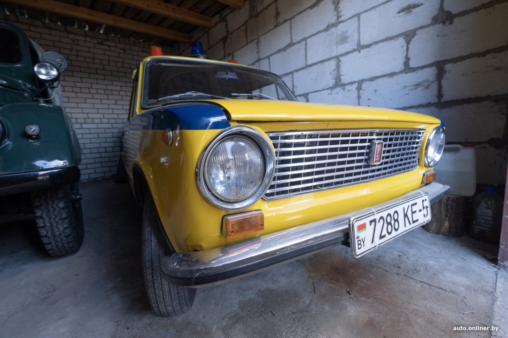 Находки в гараже. Белорус больше 40 лет коллекционирует и реставрирует советские авто