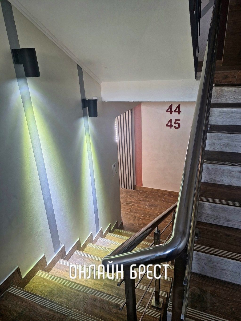 Читатель: Красиво! Посмотрите, как выглядит один из подъездов в Бресте