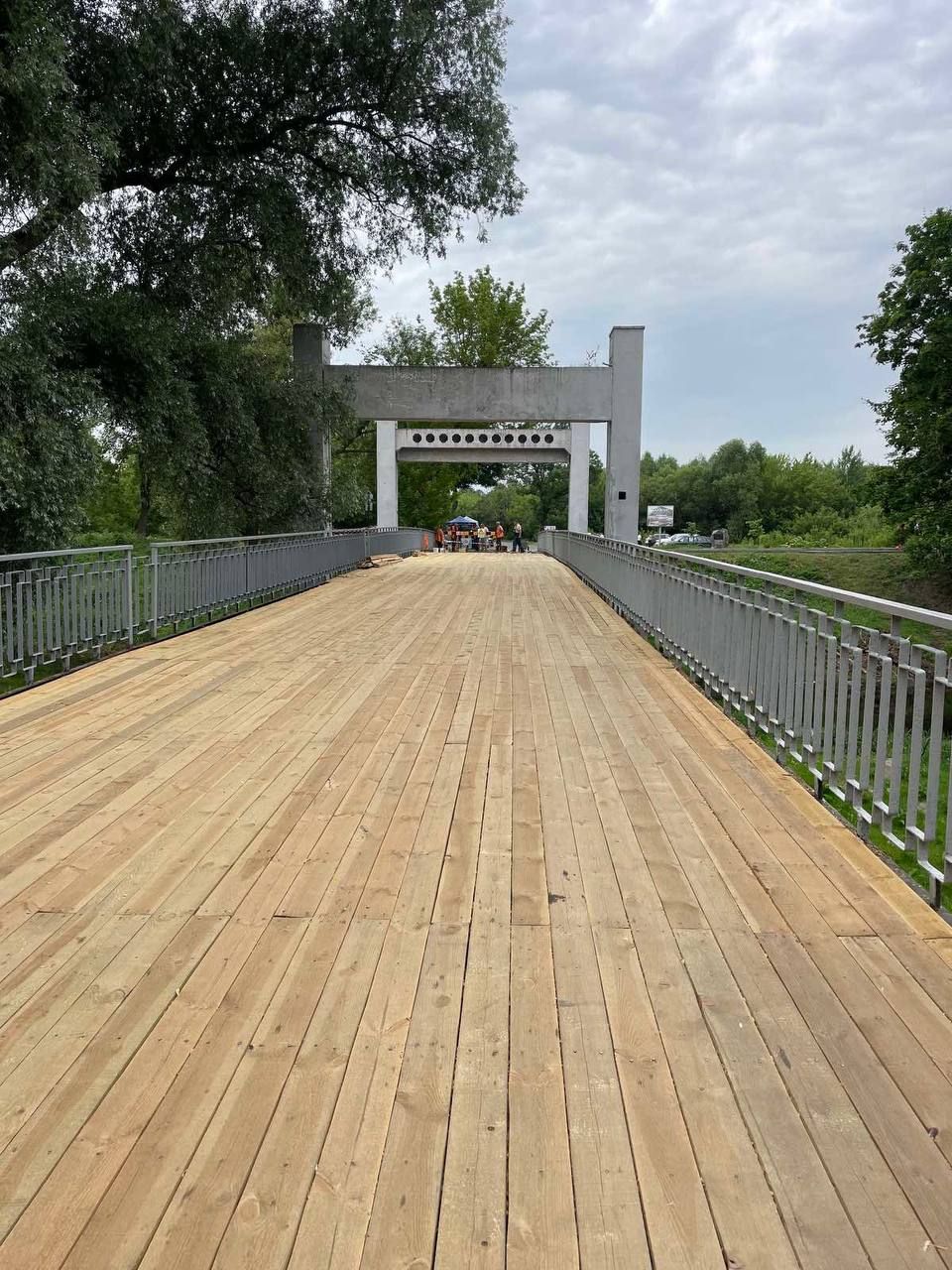 Специалисты КУП «Брестское ДЭП» завершают работы по замене настила моста у Холмских ворот