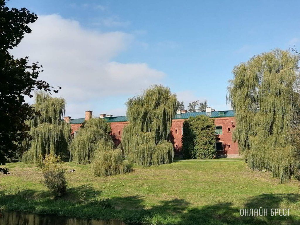 Читатель: Прогулка по Брестской крепости