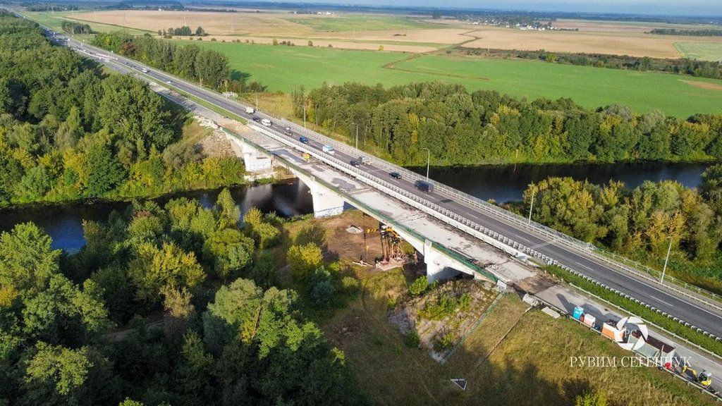 Смотрим с высоты, как идет ремонт Бульковского моста на М1
