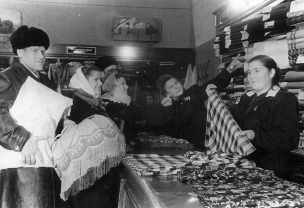 Брестский ЦУМ на старых фото времён СССР