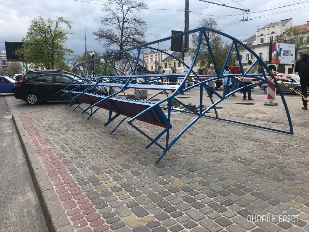 Читатель: Обновление остановки. Брест, проспект Машерова. Фото сделаны сегодня