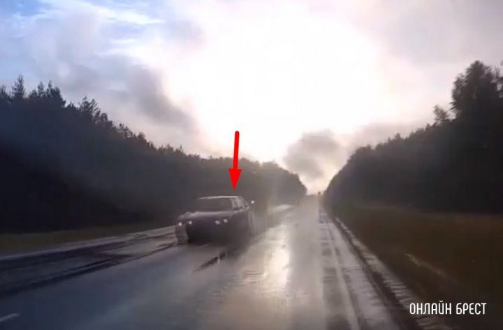 Читатель: Опасно! Сегодня под Брестом чуть не произошло ДТП