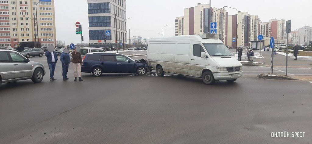 Читатель: В Бресте на Махновича произошло ДТП