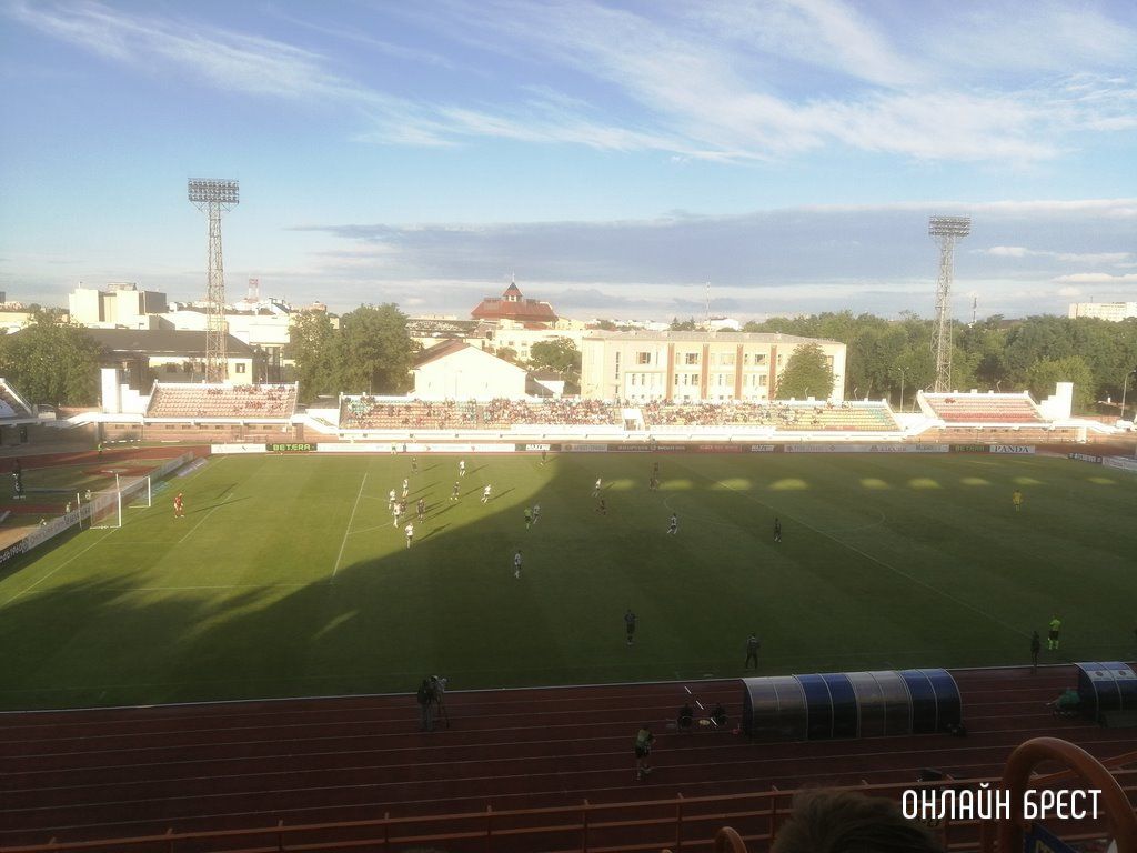 Читатель: Футбольный матч «Динамо» с «Торпедо-БелАЗ» пришли посмотреть более 3 тысяч зрителей