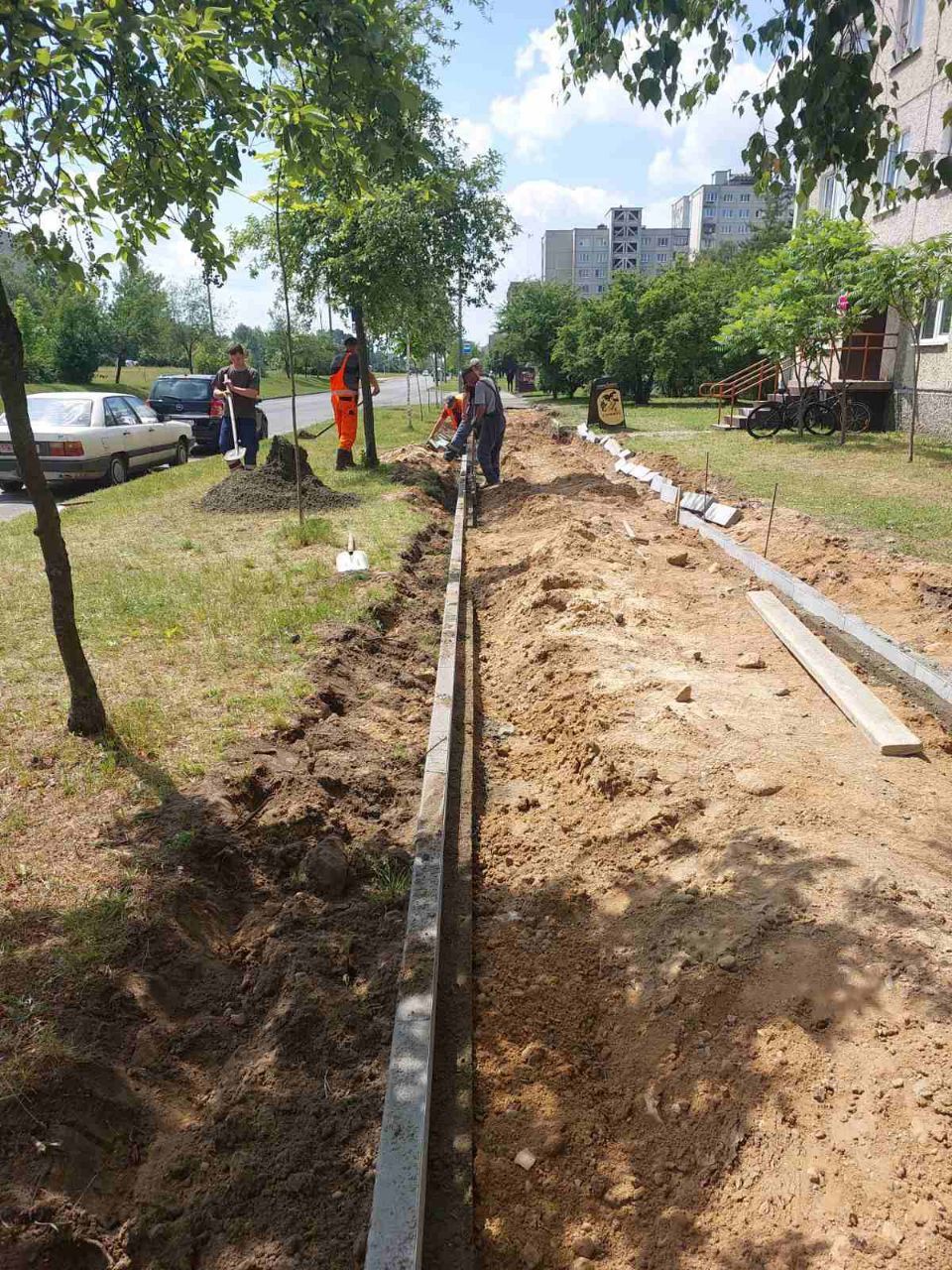 Специалисты КУП «Брестское ДЭП» продолжают работы по благоустройству улицы Орловская