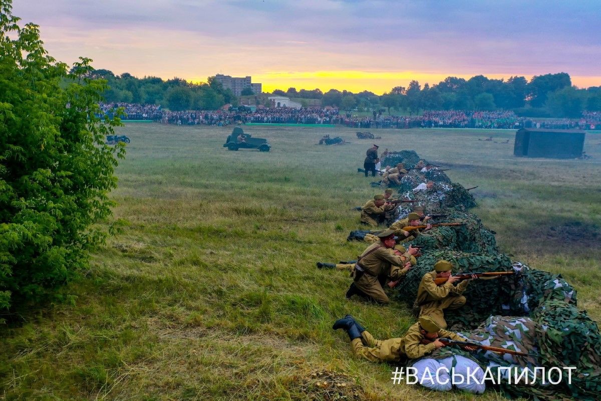 Брестская крепость в дыму и взрывах: реконструкция собрала сотни брестчан