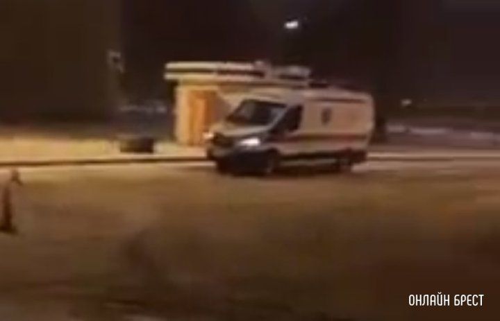 Читатель: Вчера в Бресте на Жукова машина сбила людей