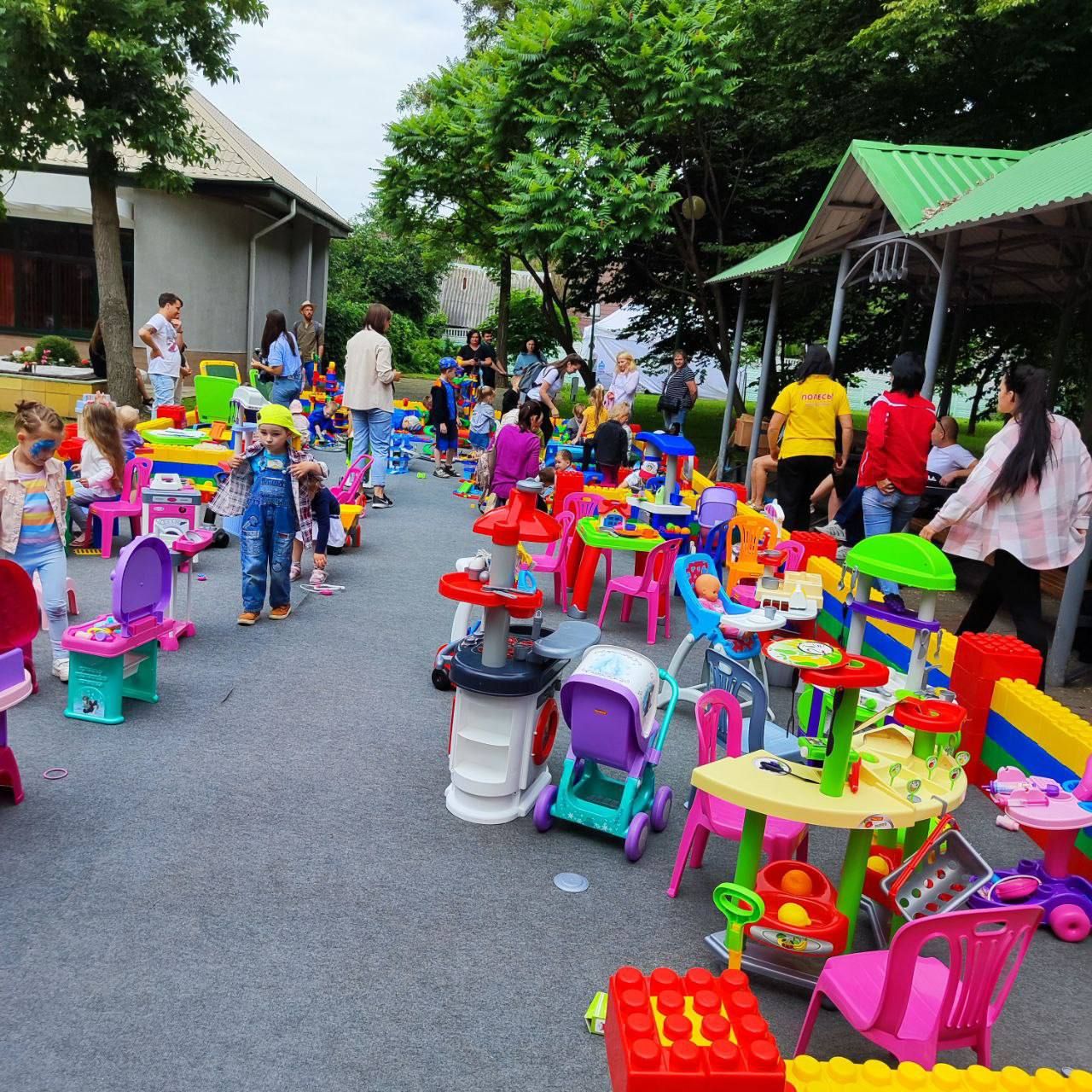 Сегодня в Бресте проходит семейный пикник «Лучи добра»