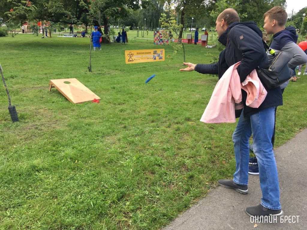 «Веселый звонок» проходит на Набережной Бреста