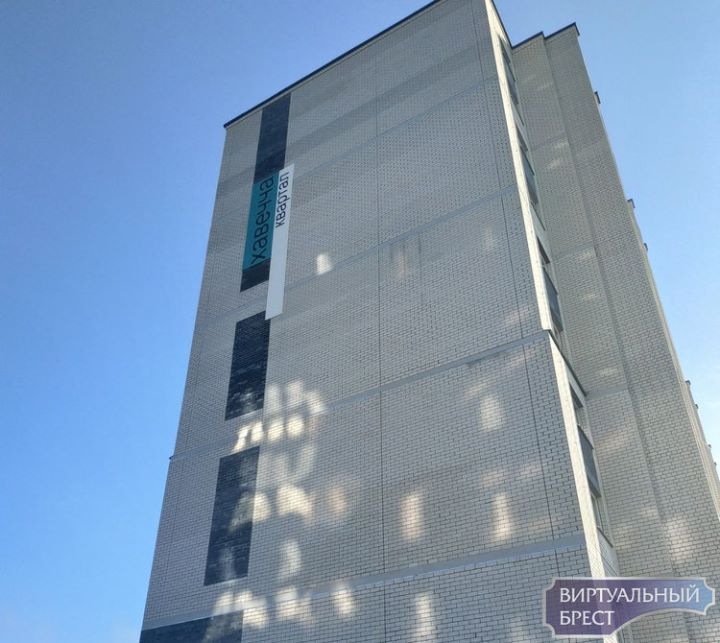 В Бресте непогода сорвала ЗАМУ и оставила ХАВЕЧЧА на одном из домов ЮЗМР