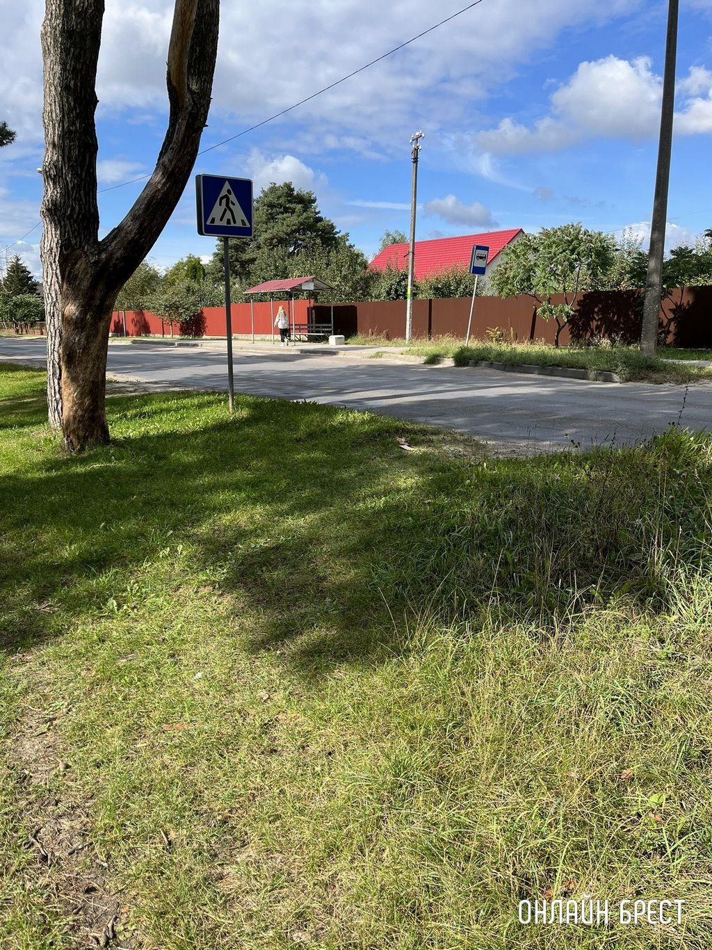 Читатель: Хотелось бы обратить внимание служб на данный участок. Брест, ул. Городская, остановка д.Плоска