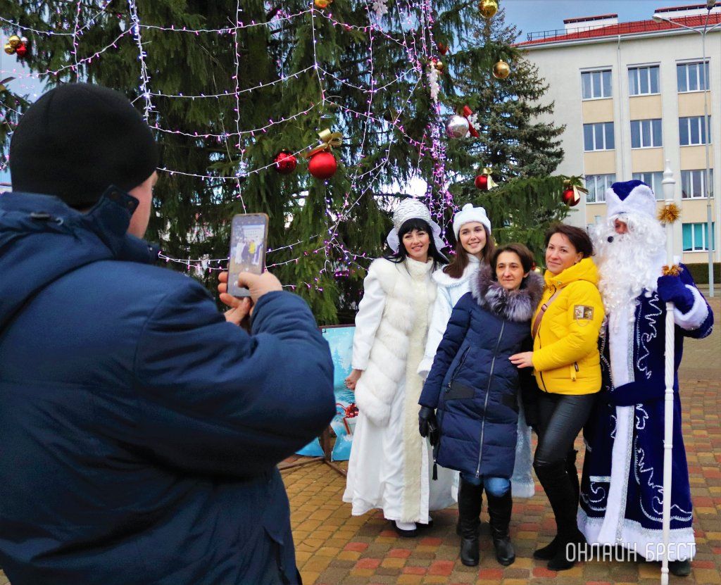 Читатель: Открытие городской ёлки в Малорите (Брестская область)