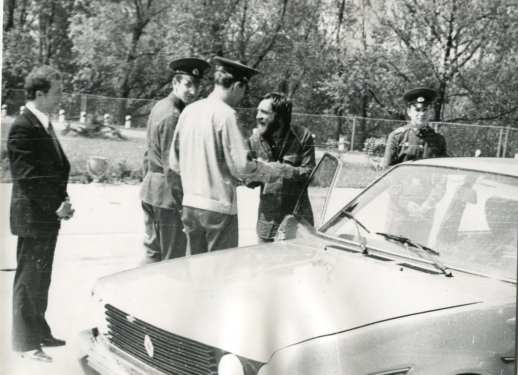 Владимир Высоцкий с пограничниками и таможенниками в Бресте