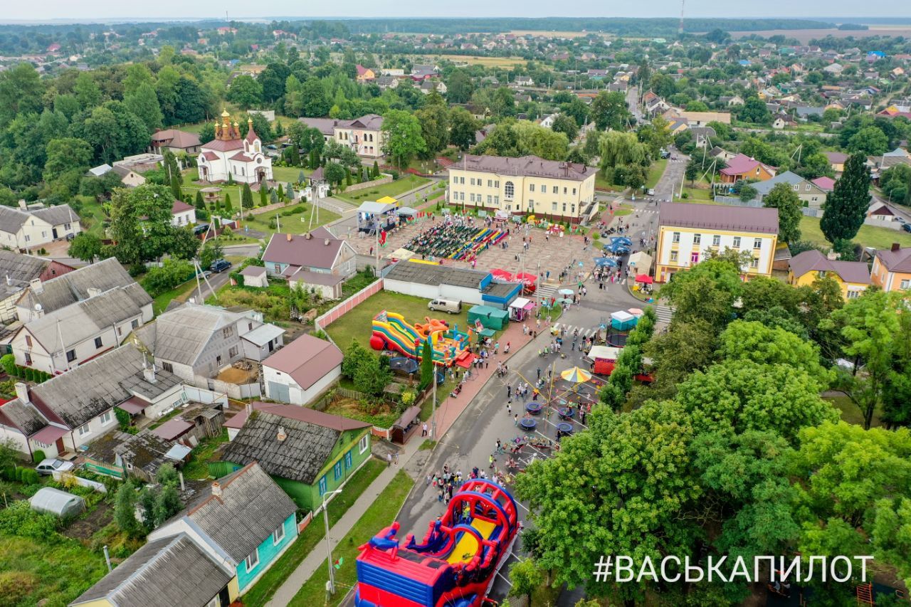 Каменецкий район. Высокое отмечает День города. Фото и видео с высоты