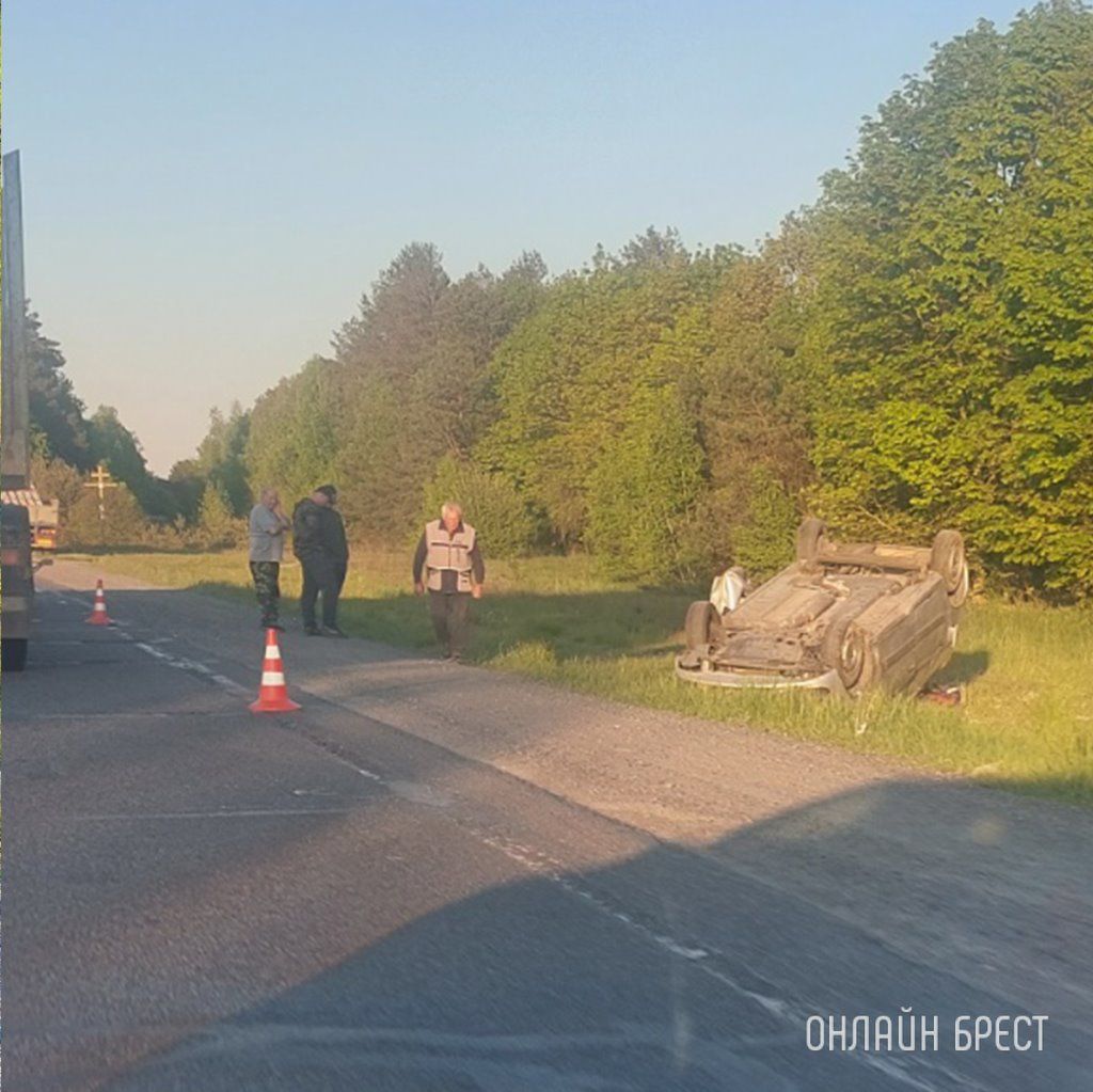 Очевидец: В Брестской области на трассе М10 перед д. Огово произошло серьезное ДТП