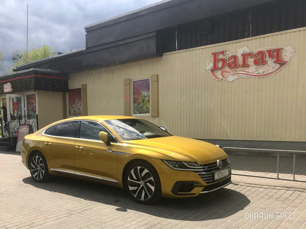 Читатель: Красивое авто! Что за модель? Фото сделано в Бресте