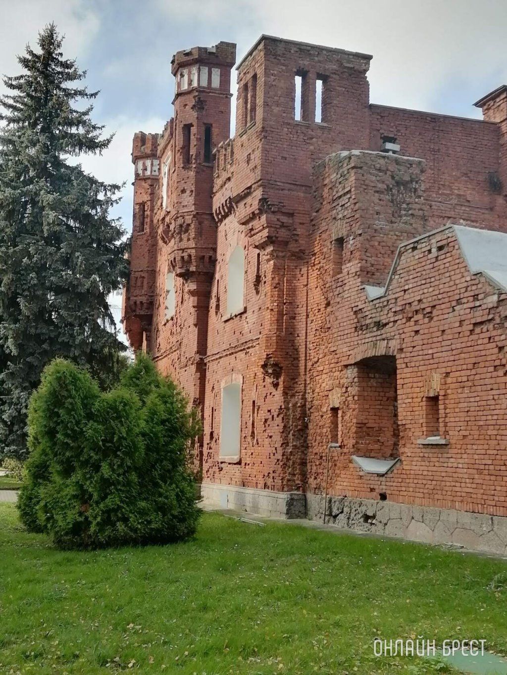 Читатель: Прогулка по Брестской крепости