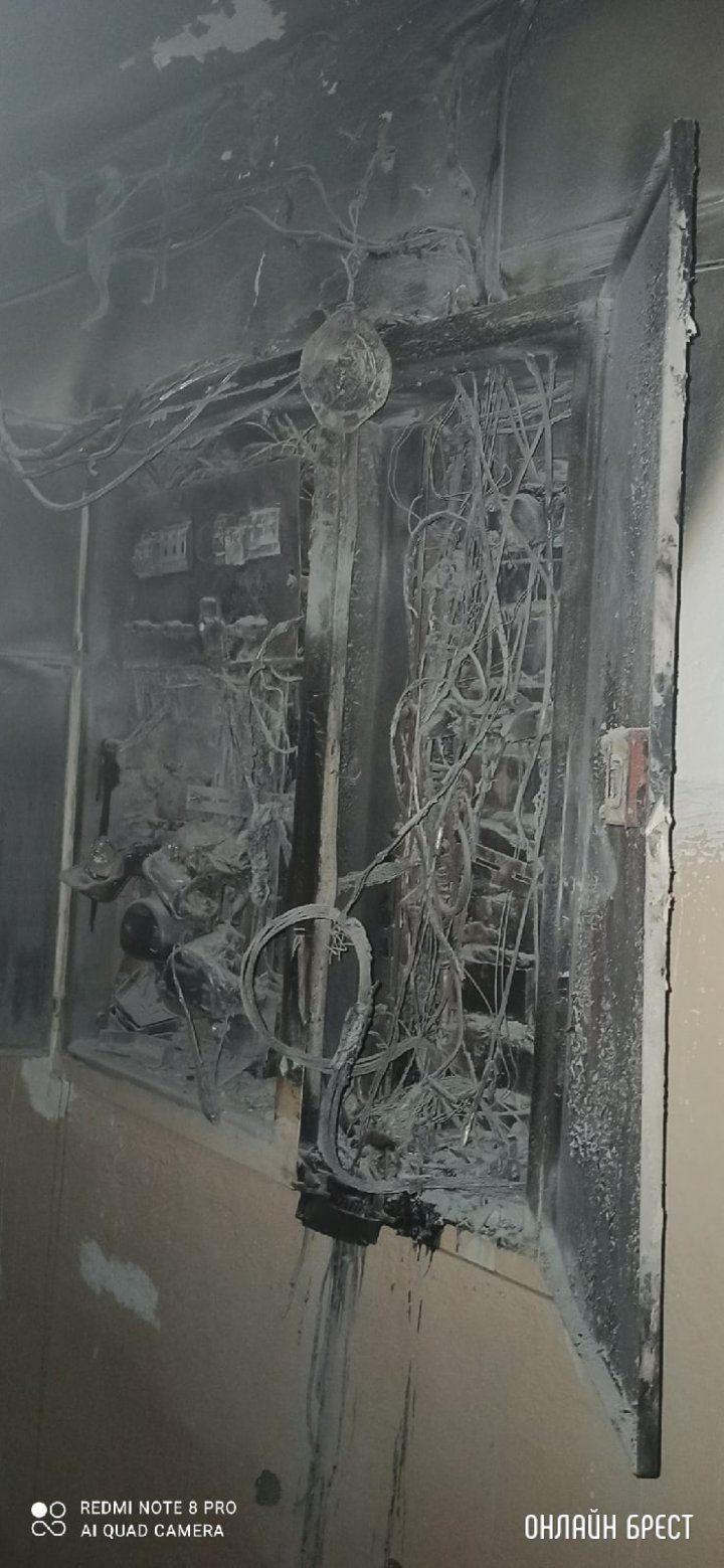 Брест, бул. Космонавтов, 33. Произошёл пожар в подъезде