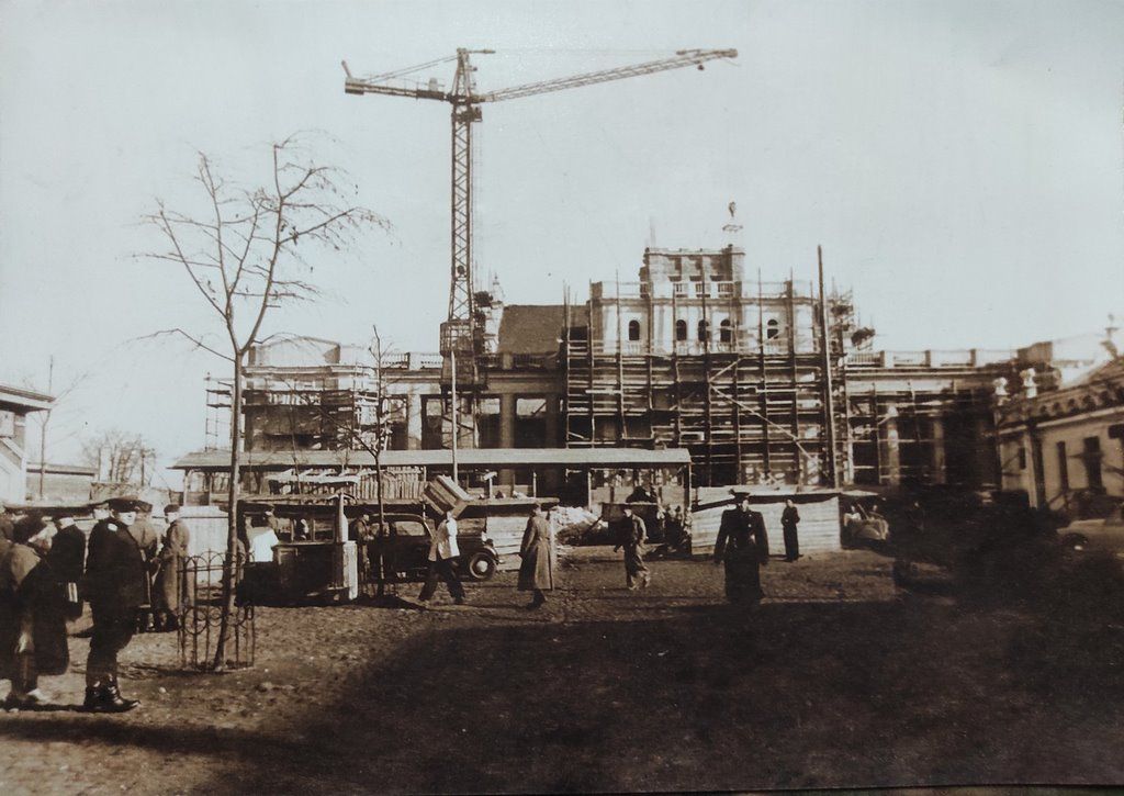 Строительные работы во время реконструкции железнодорожного вокзала в г. Брест, 1950-е.