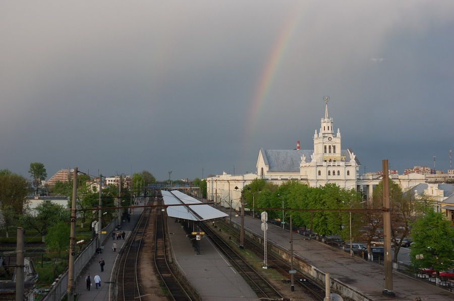 Читатель: Брест, ЖД вокзал. Вид на Варшавскую сторону. Примерно 2008 год