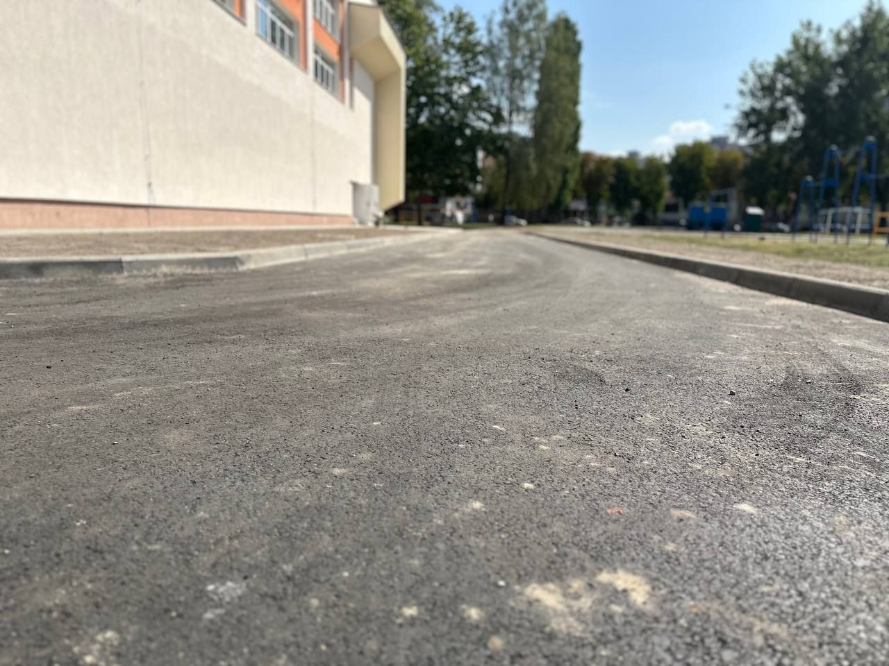 Благоустроенная территория ГУО «Средняя школа №9 г.Бреста имени А.Ф.Наганова»