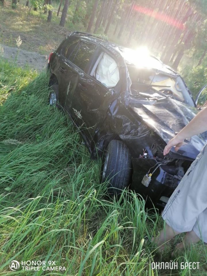 Первые кадры после ДТП, которое произошло в Брестской области под Малоритой