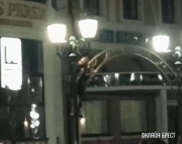 Читатель: Так в Бресте на Советской люди проводят время