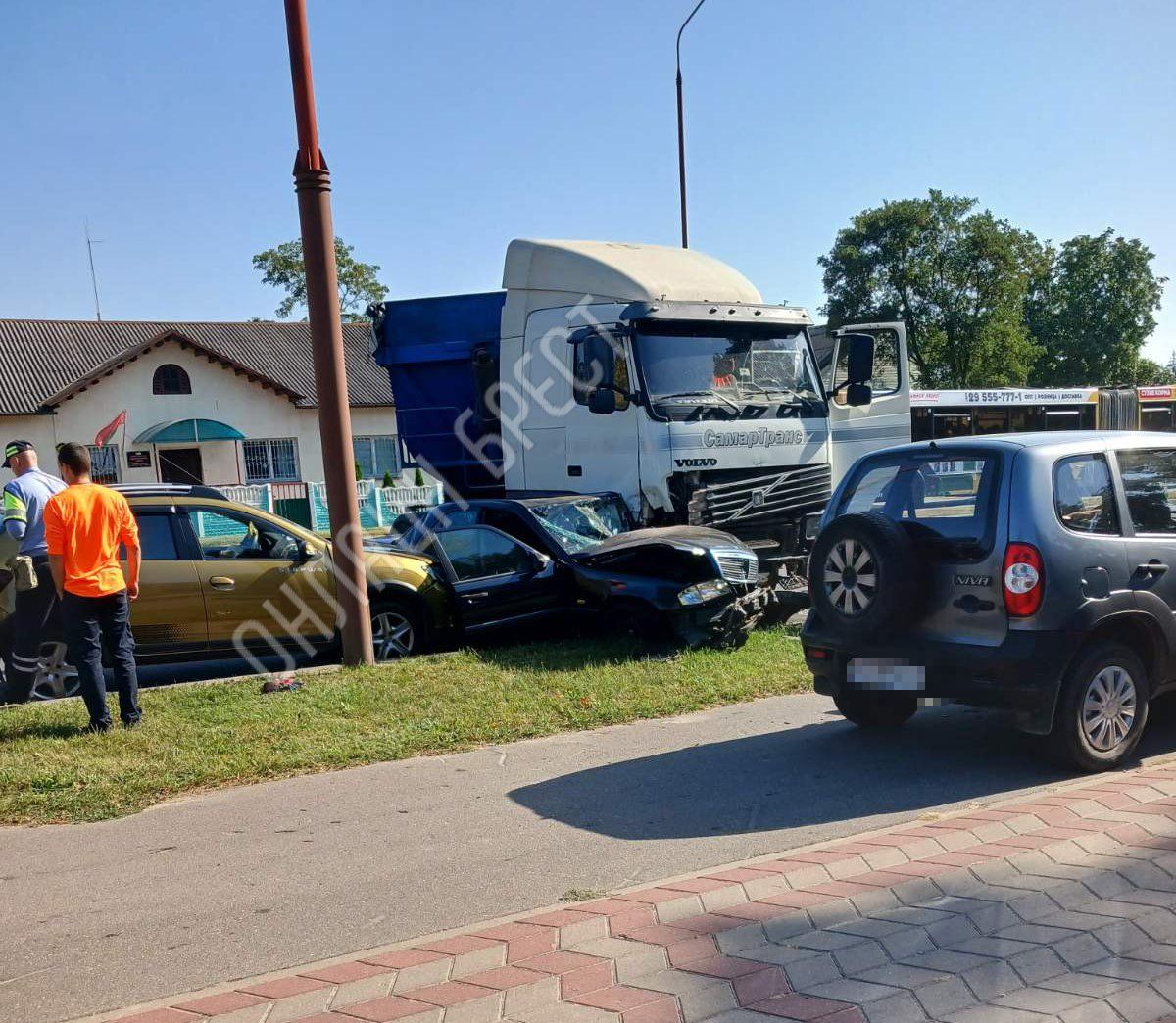Читатель: Жесткое ДТП произошло в Бресте на Рябцева