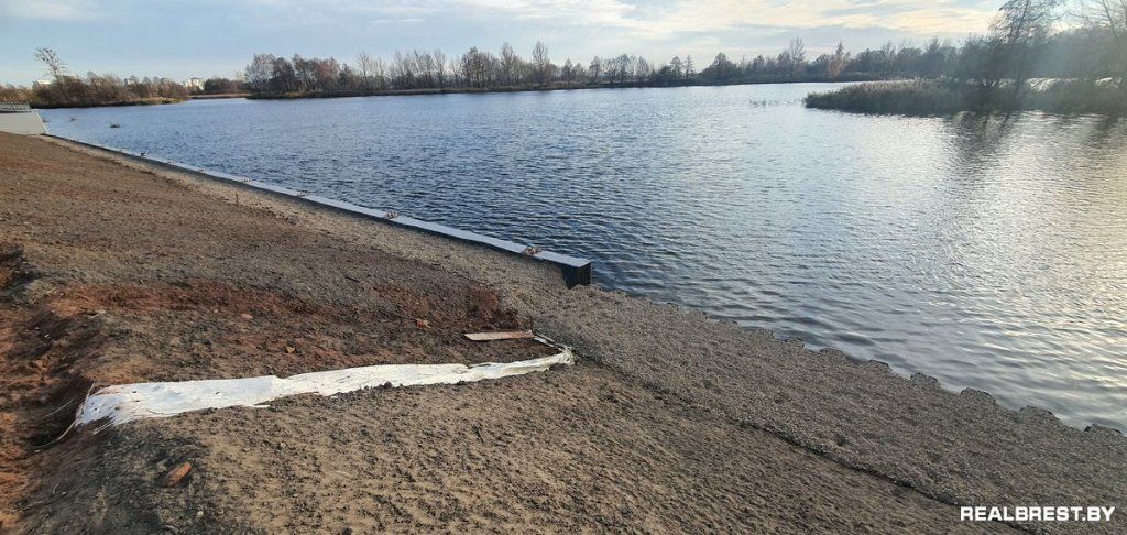 Фотопрогулка по строительной площадке нового участка набережной в Бресте